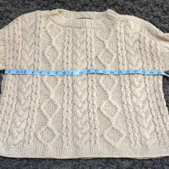 Pure Cable hand knit heavy thick crop sweater - Picture 3 of 5